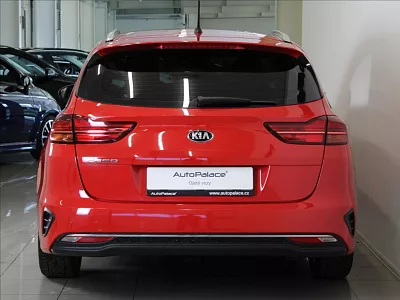 Kia Ceed 1,4 CVVT 73kw Cool 55tkm.ČR 73 kW červená