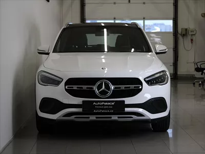 Mercedes-Benz GLA 2,0 250 4M Panorama PAMĚŤ ČR 165 kW automat bílá