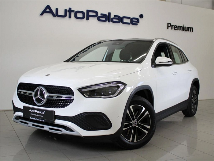 Mercedes-Benz GLA 2,0 250 4M Panorama PAMĚŤ ČR 165 kW automat bílá