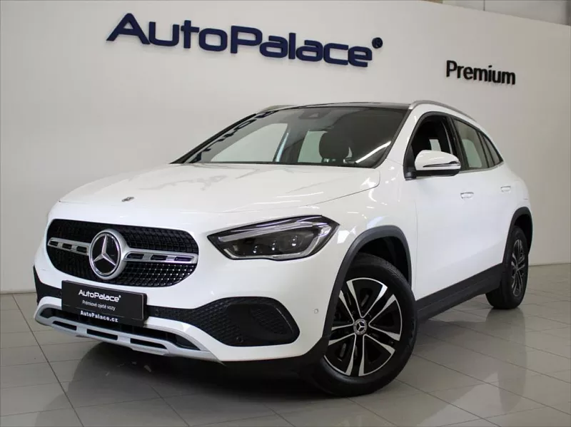 Mercedes-Benz GLA 2,0 250 4M Panorama PAMĚŤ ČR 165 kW automat bílá