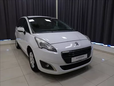 Peugeot 5008 1,6 BlueHDi 120k 88 kW bílá