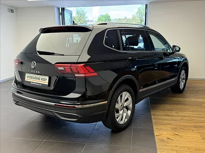 Volkswagen Tiguan Allspace 1,5 TSI EVO 110 kW Life 7.míst 110 kW černá