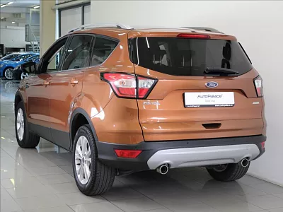 Ford Kuga 1,5 EB 110kW Titan. 1.majitel 110 kW hnědá