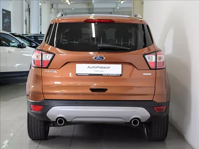 Ford Kuga 1,5 EB 110kW Titan. 1.majitel 110 kW hnědá