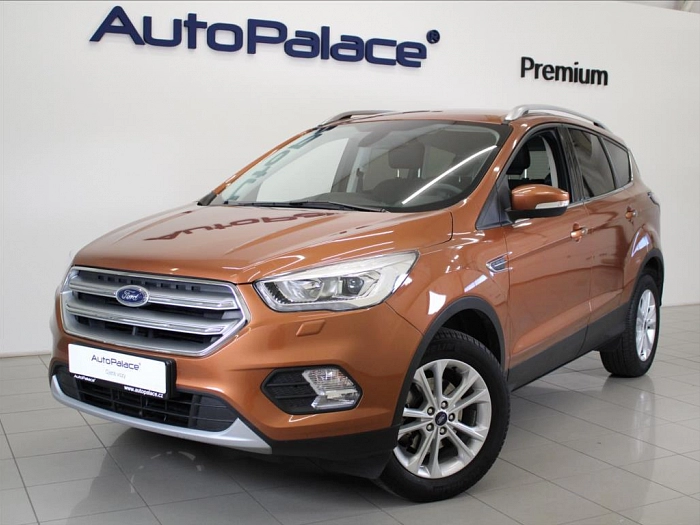 Ford Kuga 1,5 EB 110kW Titan. 1.majitel 110 kW hnědá