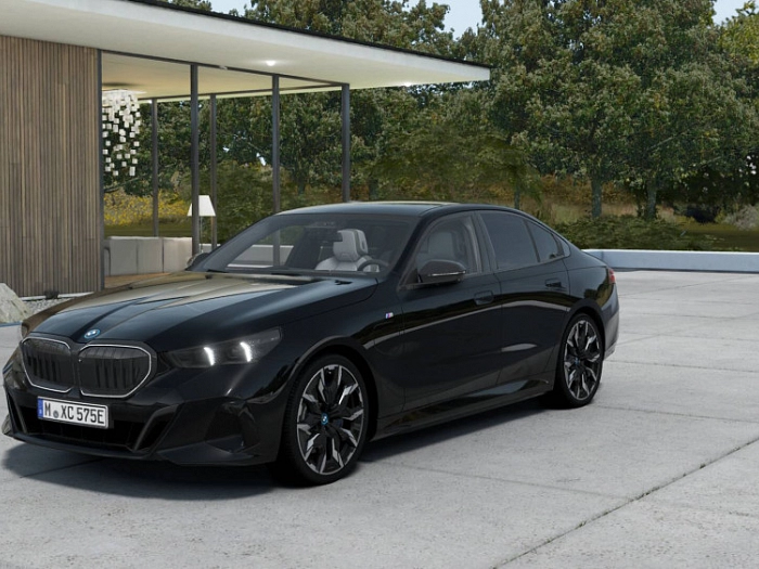 BMW 550e xDrive Sedan 360 kW automat Black Sapphire