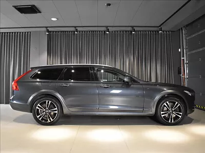 Volvo V90 2,0 CC D5 AWD PRO tažné,Ventil 173 kW automat šedá