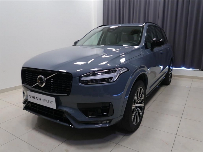 Volvo XC90 2,0 B5 AWD AUTl Plus Dark 173 kW automat šedá