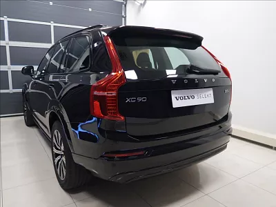 Volvo XC90 2,0 B5 AWD AUT Plus Dark 173 kW automat černá