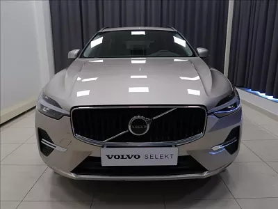 Volvo XC60 2,0 B4  Core AUT 145 kW automat šedá