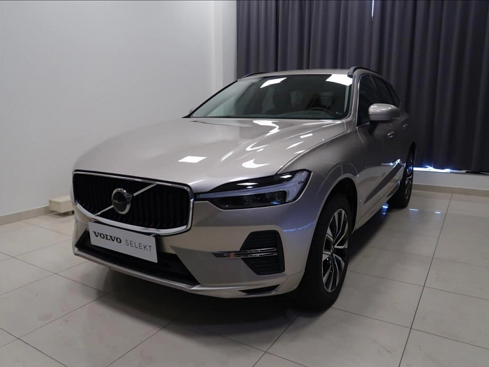 Volvo XC60 2,0 B4  Core AUT 145 kW automat šedá