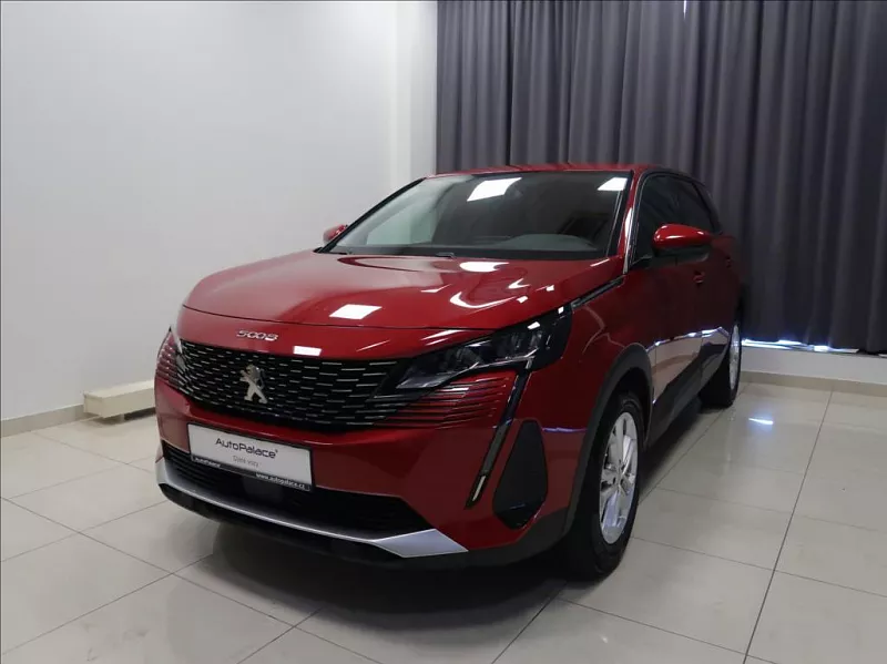 Peugeot 5008 1,2 ACTIVE  PureTech 7 míst 96 kW červená