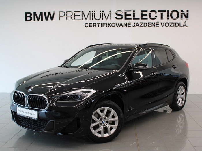 BMW X2 xDrive20i 141 kW automat Black Sapphire Metallic