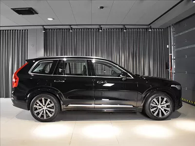 Volvo XC90 2,0 B5 AWD Ult Masáže,Vzduch 173 kW automat černá