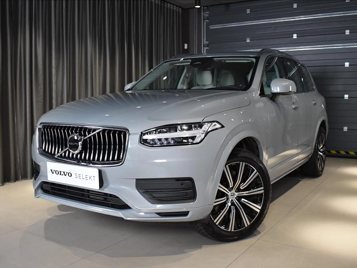 Volvo XC90 2,0 B5 AWD Core pouze 6000 KM 173 kW automat šedá