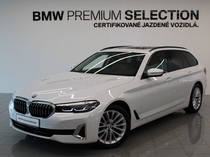 BMW 530d xDrive Touring 210 kW automat Mineral White