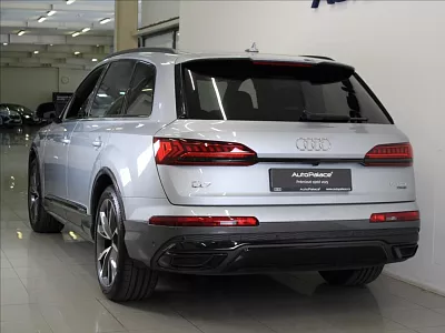 Audi Q7 3,0 50TDi S-Line Vzduch Tažné 210 kW automat šedá