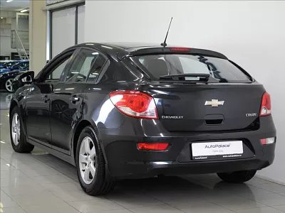 Chevrolet Cruze 1,8 i 104kW AT KLIMA 1.majitel 104 kW automat černá