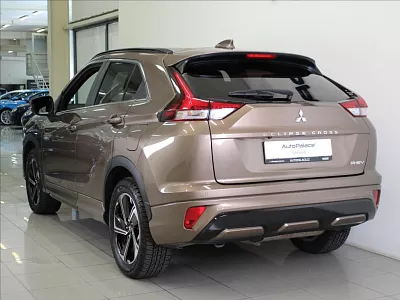 Mitsubishi Eclipse Cross 2,4 PHEV 4WD Instyle 17 570km! 138 kW automat hnědá