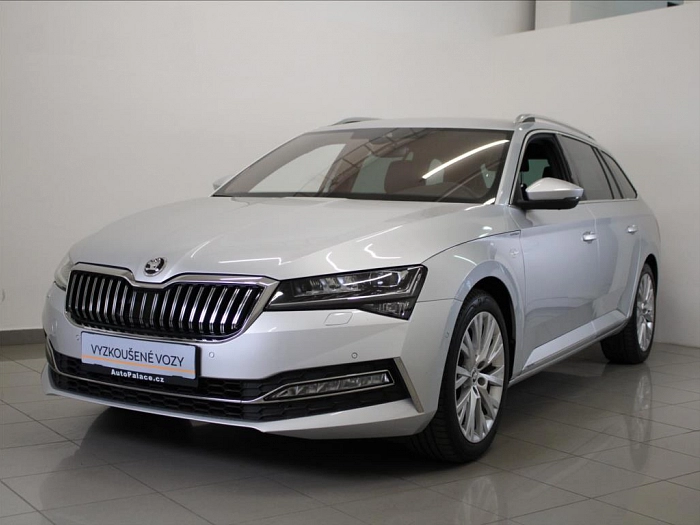 Škoda Superb 2,0 TDi 147kW 4x4 L&K 37tkm. 147 kW automat šedá