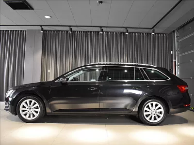 Škoda Superb 2,0 TDI  4x4 Style DSG 147 kW automat černá