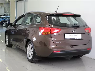 Kia Ceed 1,6 GDI 99kW Exclus. 1.maj. ČR 99 kW hnědá