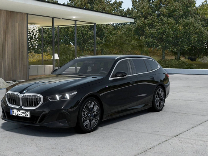 BMW 540d xDrive Touring 223 kW automat Black Sapphire