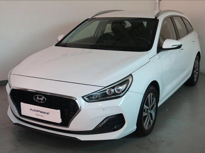 Hyundai i30 1,6 CRDi Style kombi 1.MAJITEL 85 kW bílá