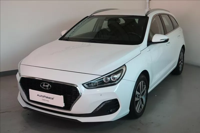 Hyundai i30 1,6 CRDi Style kombi 1.MAJITEL 85 kW bílá