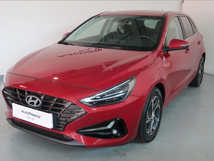 Hyundai i30 1,0 T-GDI Smart 1.MAJITEL 88 kW červená