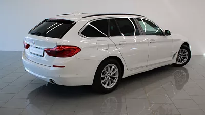 BMW 520d xDrive Touring 140 kW automat Alpine White