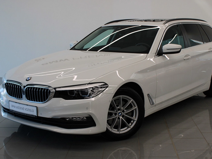 BMW 520d xDrive Touring 140 kW automat Alpine White