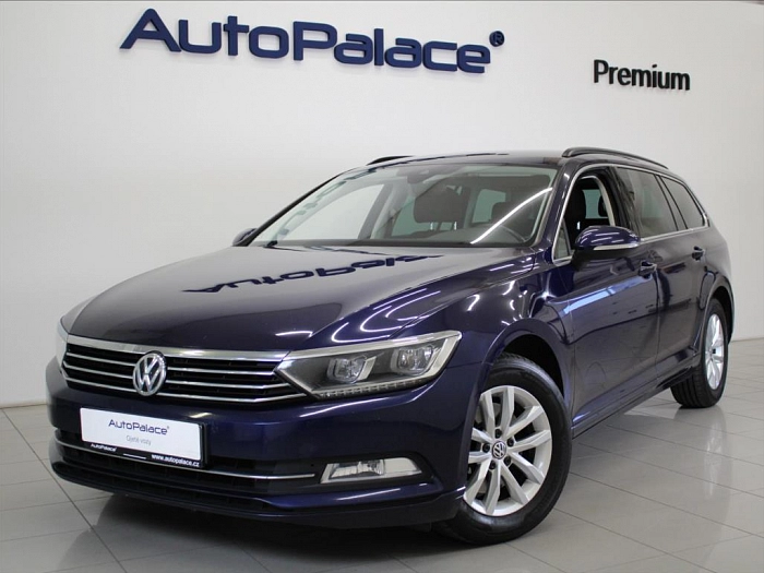 Volkswagen Passat 2,0 TDi DSG Comfortline TAŽNÉ 110 kW automat modrá