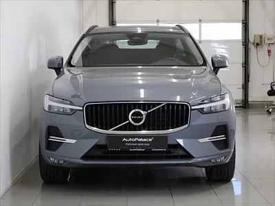 Volvo XC60 2,0 B4 AWD Core KAM.19tkm.ČR 145 kW automat šedá