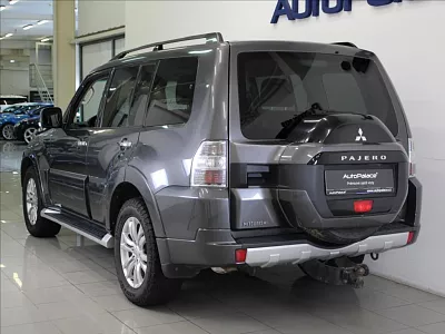 Mitsubishi Pajero 3,2 Di-D 4WD 7.míst Instyle TZ 140 kW automat šedá