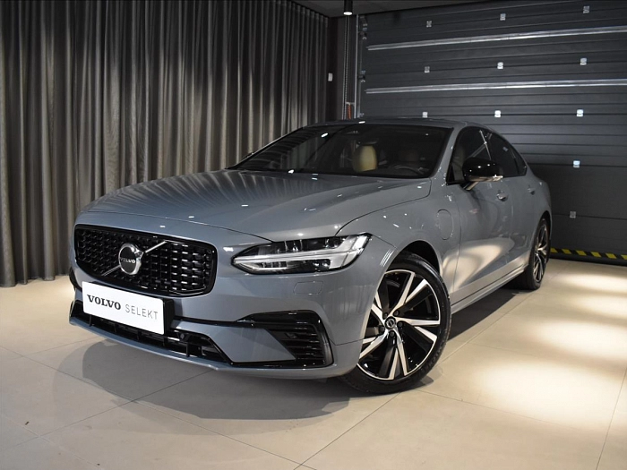 Volvo S90 2,0 T8 AWD Ulti Dark Masáže 228 kW automat šedá