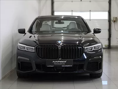 BMW 7 4,4 750ix 530koní M-Paket ČR 390 kW automat černá