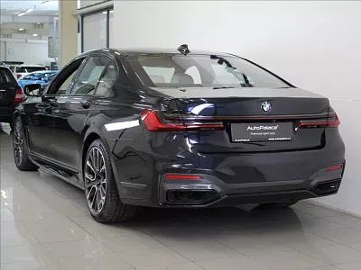 BMW 7 4,4 750ix 530koní M-Paket ČR 390 kW automat černá