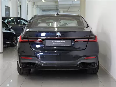 BMW 7 4,4 750ix 530koní M-Paket ČR 390 kW automat černá