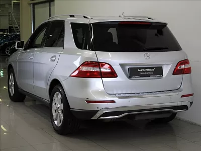 Mercedes-Benz M 3,0 350CDi 4matic PANO. Paměť 190 kW automat šedá