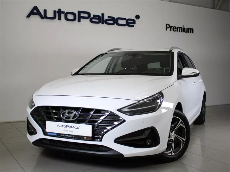 Hyundai i30 1,6 CRDi Smart  AKČNÍ CENA! 85 kW bílá