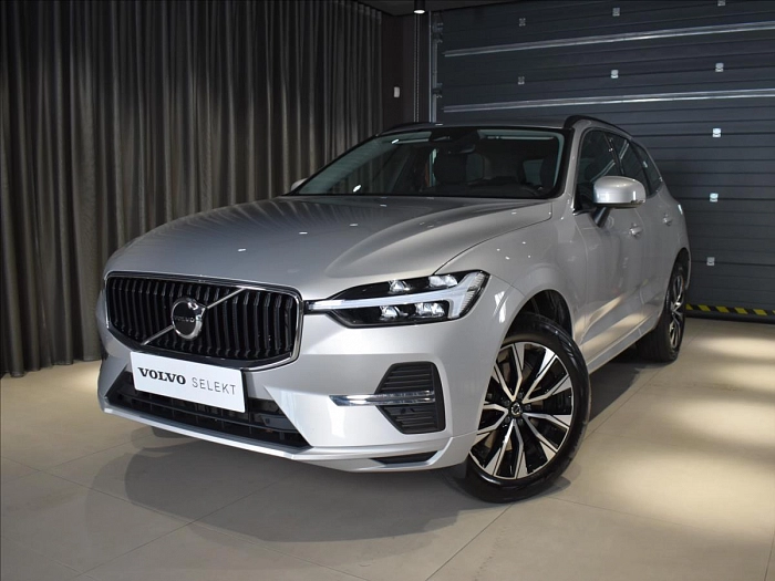 Volvo XC60 2,0 B4 AWD Plus Dark bezklíč 145 kW automat šedá