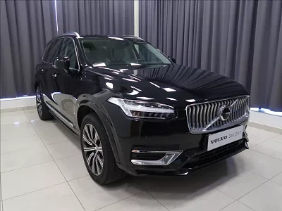 Volvo XC90 2,0 B5 AWD AUT Plus Dark 173 kW automat černá