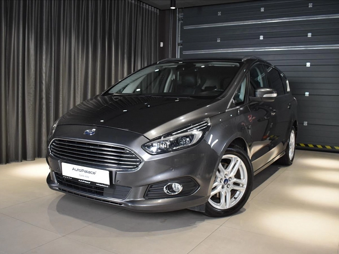 Ford S-MAX 2,0 Titanium 4x4 BLIS,Tažné 132 kW automat šedá