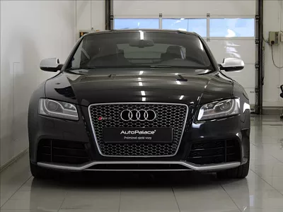 Audi RS 5 4,2 V8 331kW B&O 1.majitel DPH 331 kW automat černá