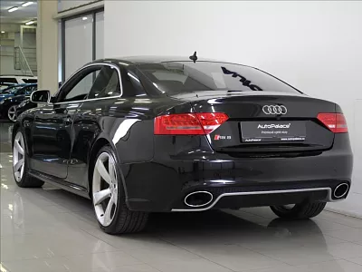 Audi RS 5 4,2 V8 331kW B&O 1.majitel DPH 331 kW automat černá