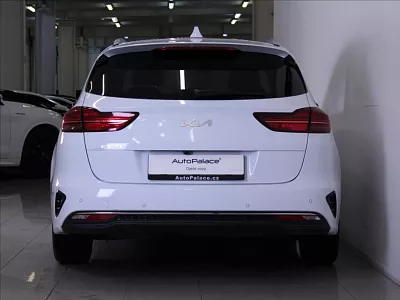 Kia Ceed 1,6 CRDi MHEV 100kW Exc.81tkm 100 kW bílá