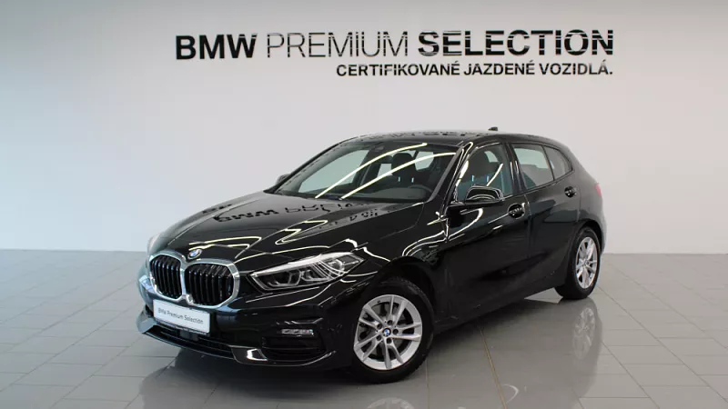 BMW 118i Hatch 103 kW automat Black Sapphire Metallic