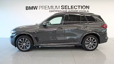 BMW X5 xDrive30d 210 kW automat Dravitgrau metallic