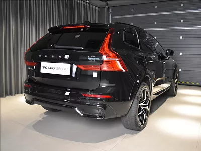 Volvo XC60 2,0 T8 Polestar Panorama,BLIS 331 kW automat černá